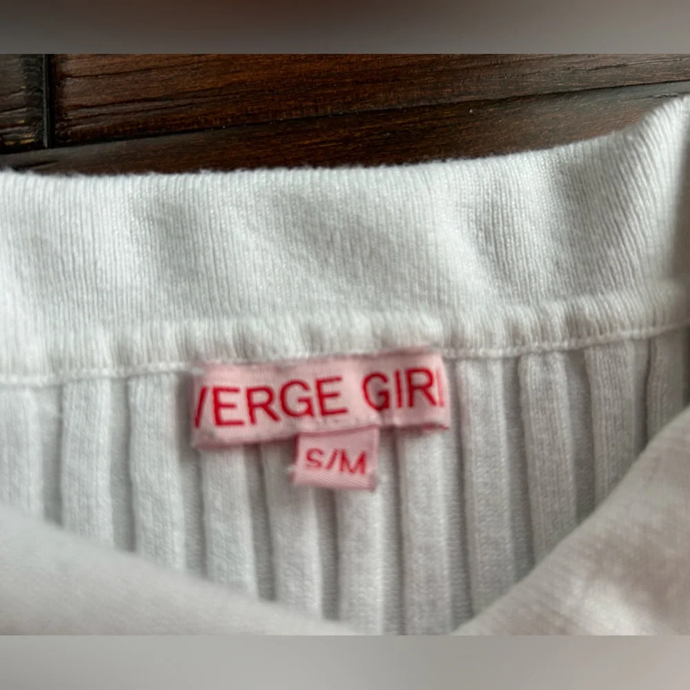 Verge Girl white collared crop top. Size S/M. - Picture 4 of 4